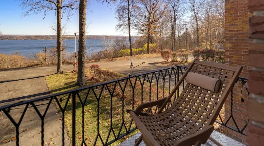 Luxury Lakefront Townhouse on Cayuga Lake 