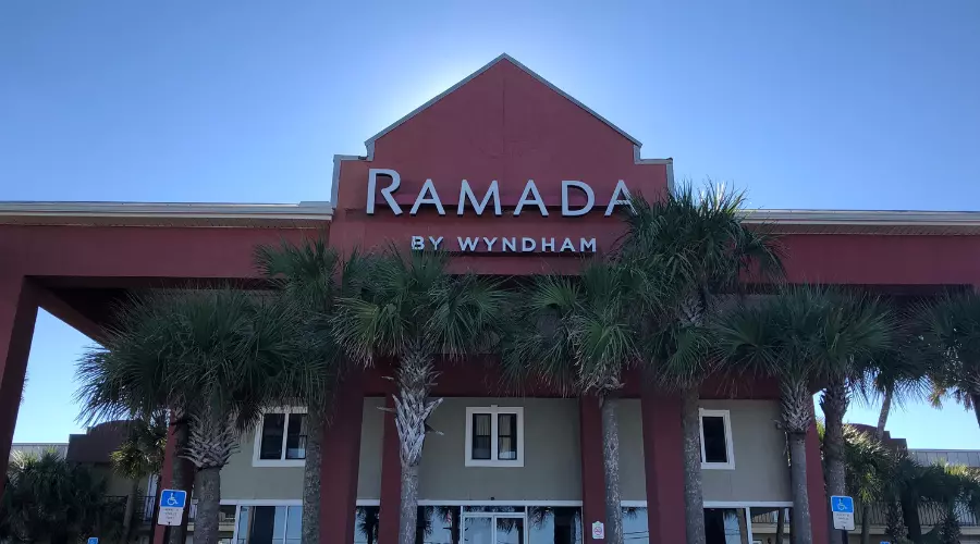 Ramada by Wyndham Panama City Beach / Beachfront