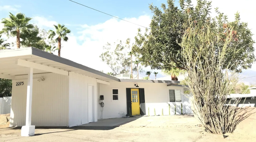 VRBO Palm Springs Araby Cove House with Dipping Pool