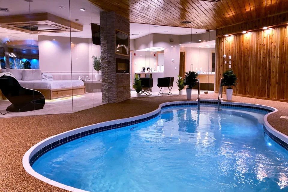 hotel rooms with private pool