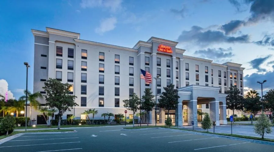 Hampton Inn & Suites