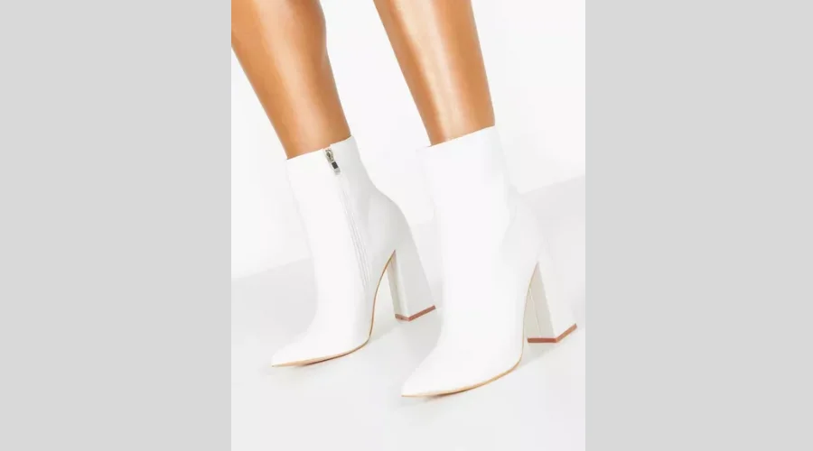 Flared heel sock boots