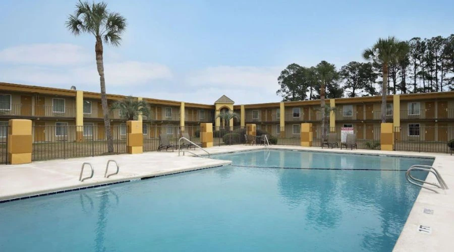 Days Inn by Wyndham Brunswick/St. Simons Area