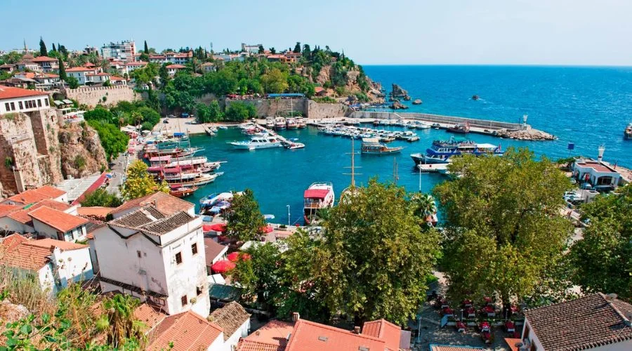 Finding affordable flight deals to Antalya