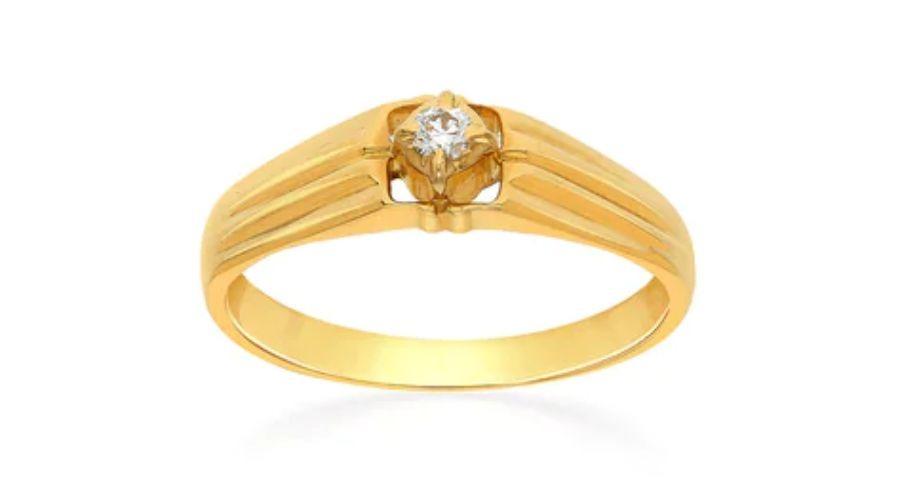 22 KT Yellow Gold Diamond Ring