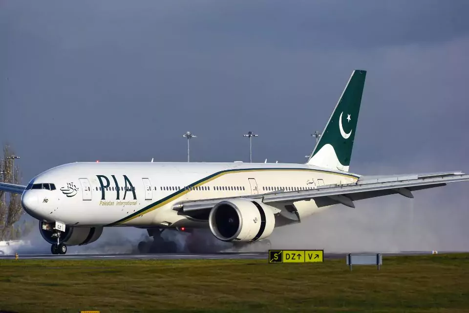 Flights to pakistan