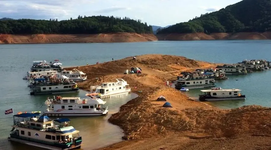 Little Red House Lake shasta houseboat rentals