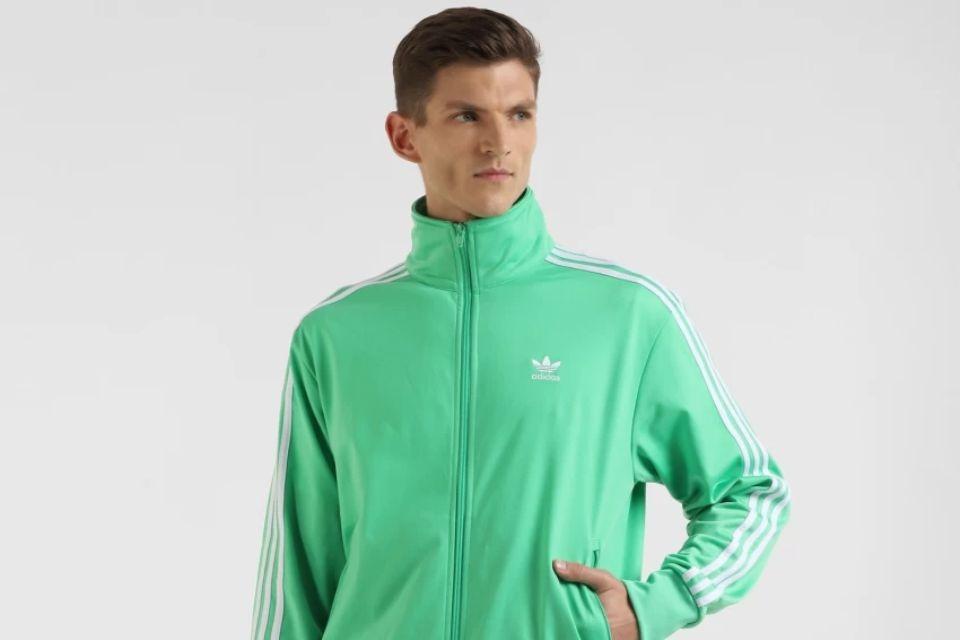 Features of men’s track tops