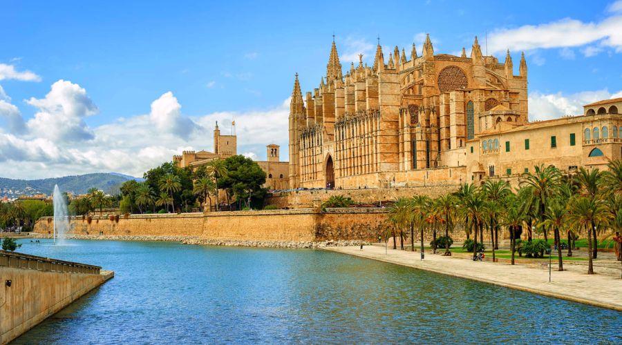 Easy way to book your holidays to Palma with easyJet Holidays 