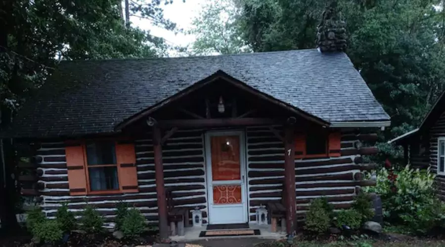 Original Chestnut Log Cabin