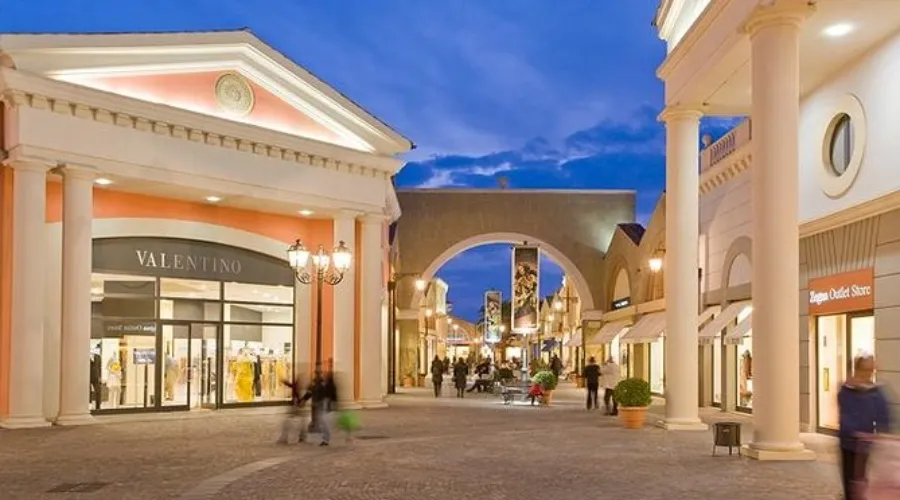 Shopping Tour Castel Romano Designer Outlet