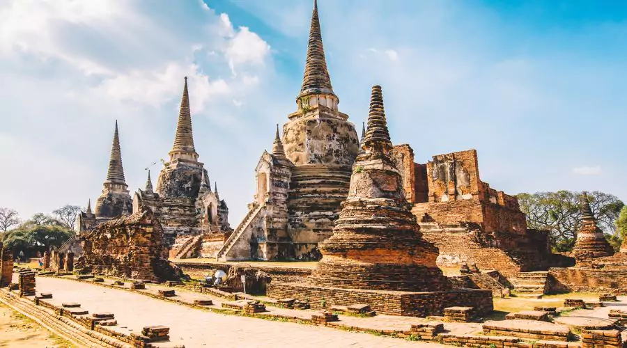 Day Trip to Ayutthaya (4 Temples) 