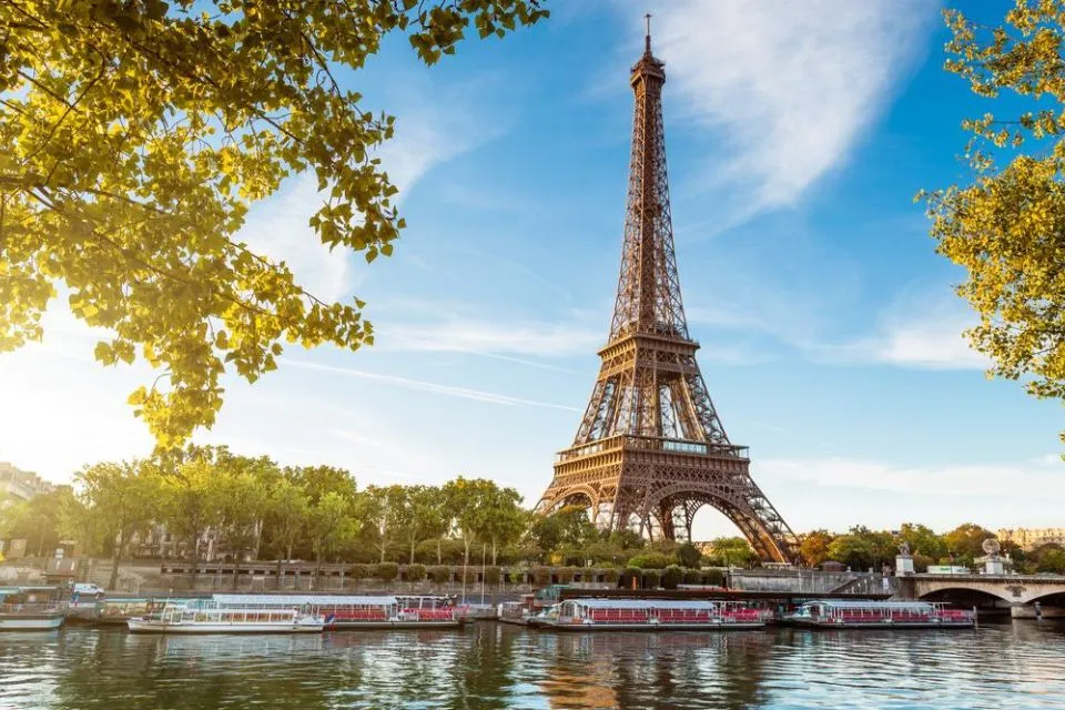 Eiffel tower tours