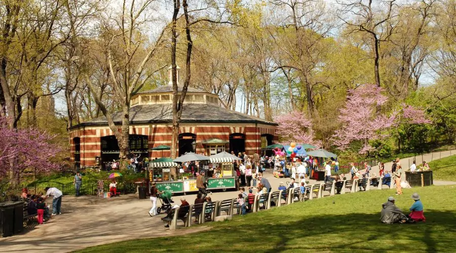 What is the history of the Central Park Carousel?