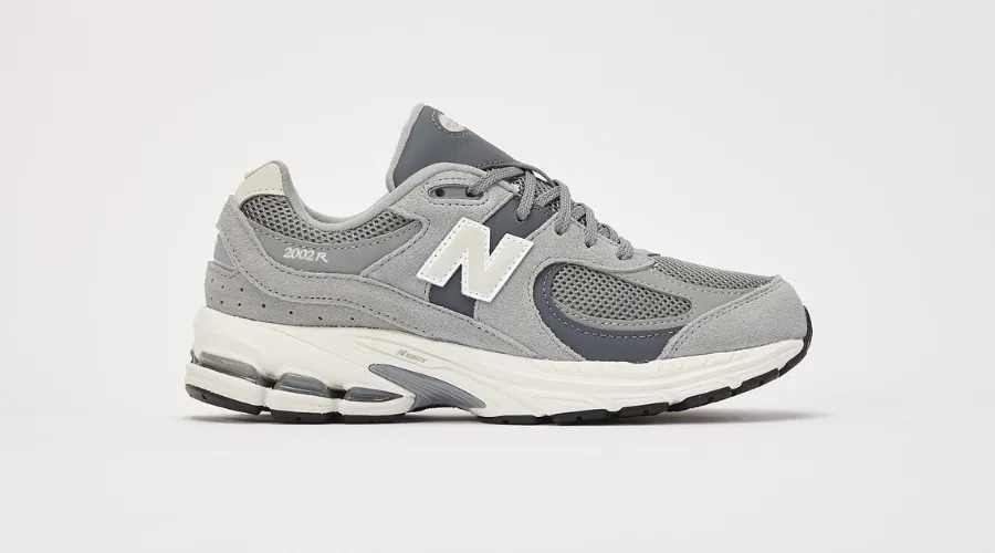 Boys New Balance 2002R grade-school