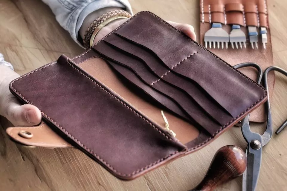 Leather wallet for women