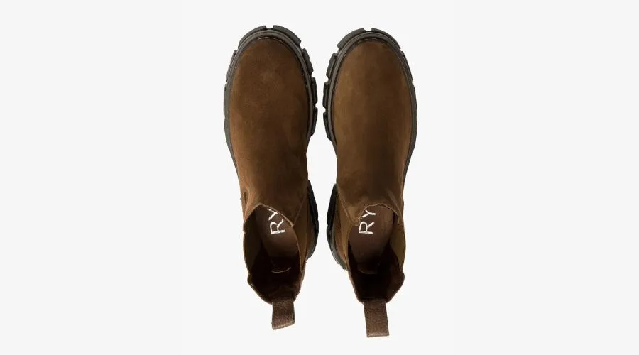Brown Chelsea Boots with a thick Sole 