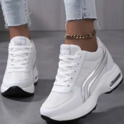 Women’s Breathable Mesh Running Shoes in Lightweight & Comfortable