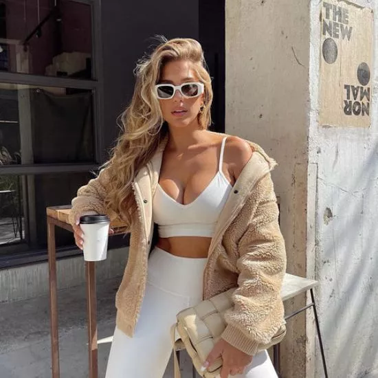 Alosoft layering outfits | Celebzero